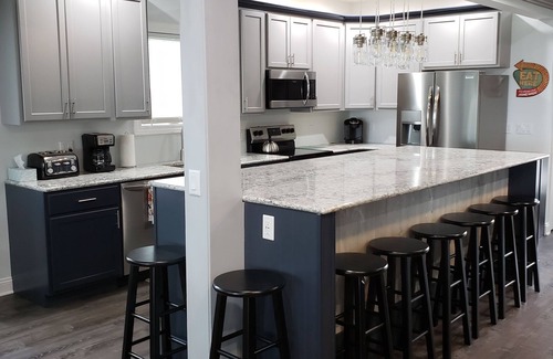 Huron Casa | Hermosa casa nueva en Park / Lakefront!