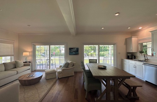 Vineyard Haven Casa | Beautiful Newly Constructed Home Walking Distance from Downtown Vineyard Haven
