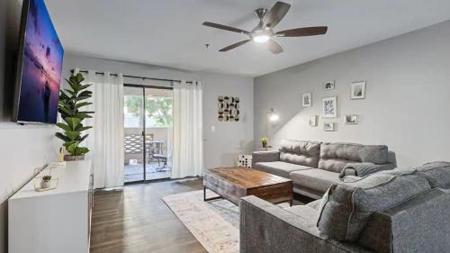 Camelback East Casa | Beautiful newly remodeled 2-Bdrm Biltmore Condo
