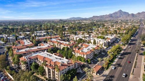 Camelback East Casa | Beautiful newly remodeled 2-Bdrm Biltmore Condo