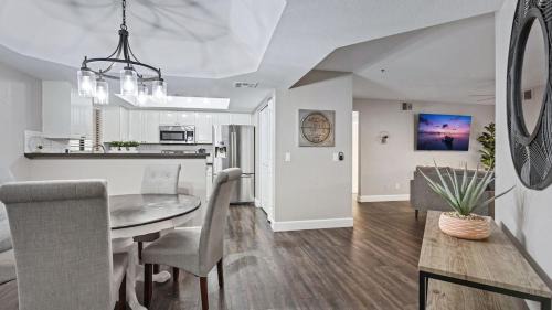 Camelback East Casa | Beautiful newly remodeled 2-Bdrm Biltmore Condo