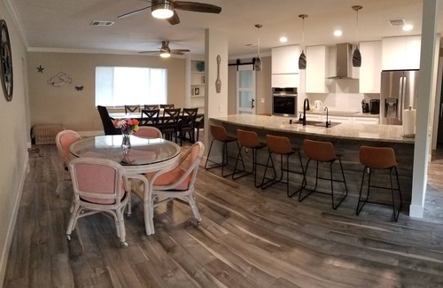 Fort Myers Casa | Beautiful, newly renovated ranch with private pool, 25 minutes from the beach.