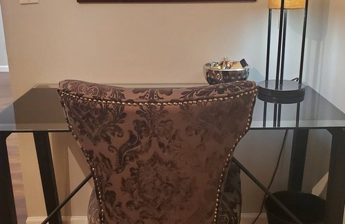 Coquitlam Casa | BEAUTIFUL NEWLY RENOVATED SUITE IN THE CENTER OF COQUITLAM BC.