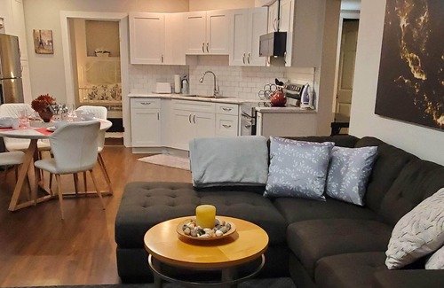 Coquitlam Casa | BEAUTIFUL NEWLY RENOVATED SUITE IN THE CENTER OF COQUITLAM BC.