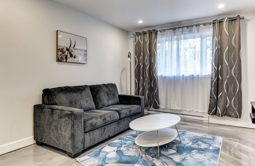 Anjou Apartamento | Beautiful Newly Renovated 2 Bedroom - Anjou
