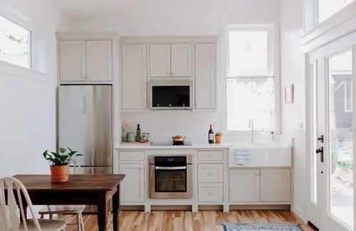 Collister Cabaña | Beautiful, North Boise Guesthouse