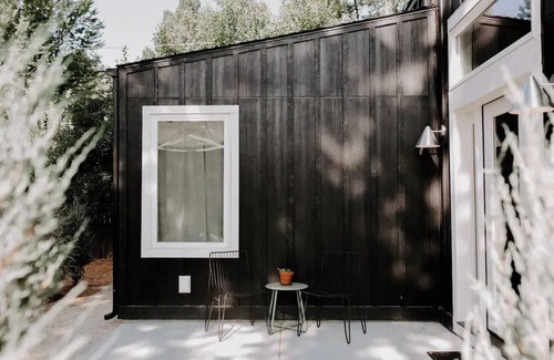 Collister Cabaña | Beautiful, North Boise Guesthouse