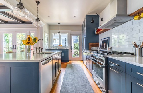 Stevens Casa | Beautiful North Cap Hill Craftsman with Hot Tub