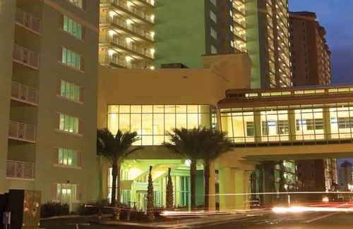 Open Sands Condominio | Beautiful ocean front 2-bedroom condo in Panama City Beach with parking!