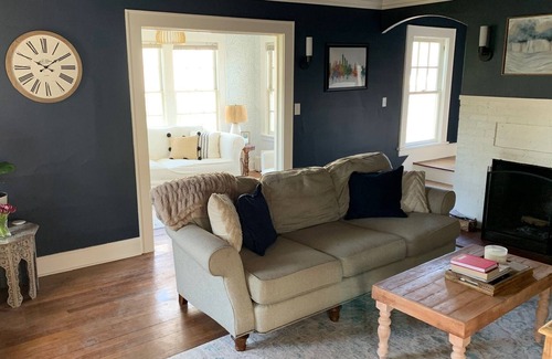 Cove - East Side - Shippan Casa | Beautiful Ocean Access Colonial Home 3 min Walk to the Beach