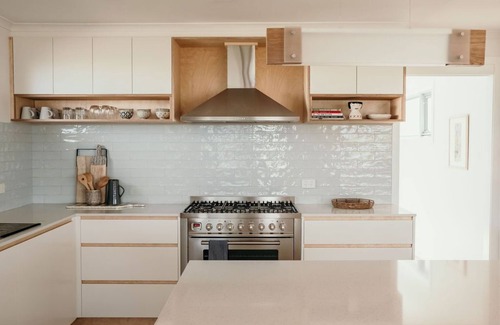Port Fairy Casa | Beautiful Ocean Front family holiday home. Pets upon application to owner.
