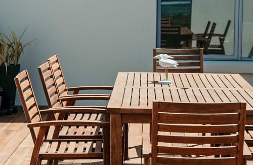 Port Fairy Casa | Beautiful Ocean Front family holiday home. Pets upon application to owner.