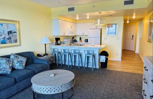 Seabreeze Historic District Complejo | Beautiful Ocean Walk 2bed/2bath Lock Off. in Daytona Beach, FL!