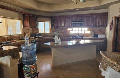 Puerto Peñasco Casa | BEAUTIFUL Oceanfront. Huge Kitchen. Pet Friendly