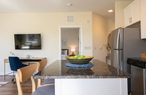 Old Town West Apartamento | ⚜Beautiful Old Town 2-Bdrm Apt⚜Free Parking⚜