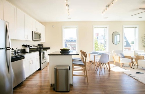 Old Town West Apartamento | ⚜Beautiful Old Town 2-Bdrm Apt⚜Free Parking⚜