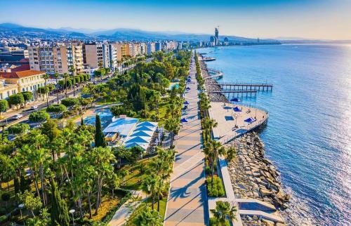 Neapolis Apartamento | Beautiful One Bedroom Apartment, 186 Meters to Beach, Central Location Next to Cafes & Bars