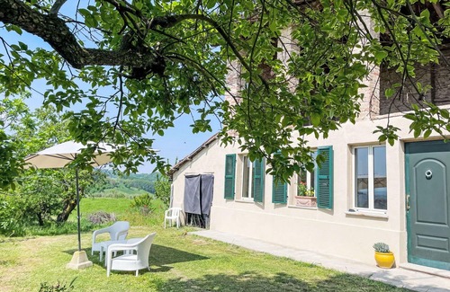 San Damiano dʼAsti Casa | Estupenda casa de vacaciones privada con A/C, WIFI, TV, patio, mascotas permitida, vista panorámica