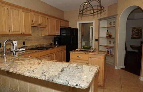 Hot Springs Village Casa | Hermoso y tranquilo Lrg Townhome, justo al lado del lago Balboa y Marina