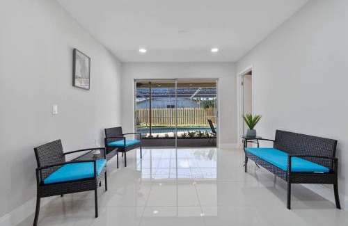 Sunrise Casa | Beautiful & Peaceful 4 Bedroom Home With a Pool