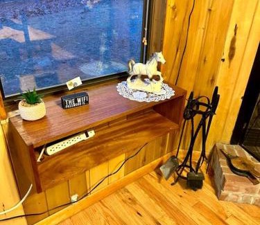 Unaka Casa | Beautiful & peaceful cabin w/deck garden & fire-pit