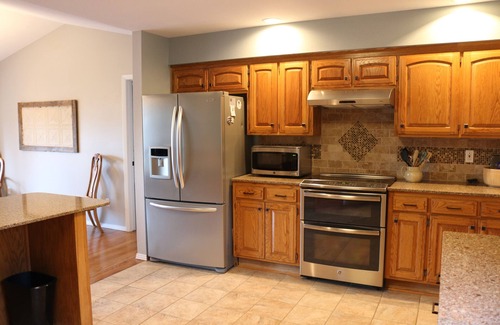 Bella Vista Casa | Beautiful, peaceful lakefront home on Loch Lomond!