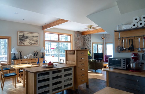 North Frontenac Cabaña | Beautiful Peninsula Lodge