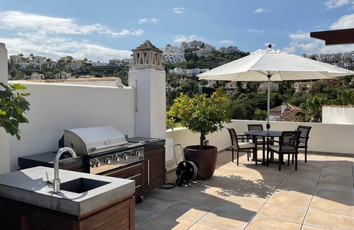 Benahavis Apartamento | Precioso ático cerca de Marbella Los Arqueros Golf