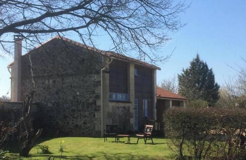 Cersay Cabaña | Beautiful pet-friendly converted barn in Loire Valley with private heated pool!