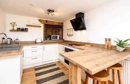 Torpoint Casa | Beautiful pet friendly cottage for two in peaceful location, close to the beach.