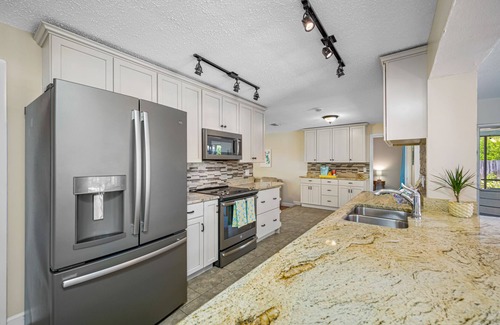 Harbor Hills Casa | Beautiful Pool Home, 6 Min. to Beaches, Sleeps 8, Great for Families!