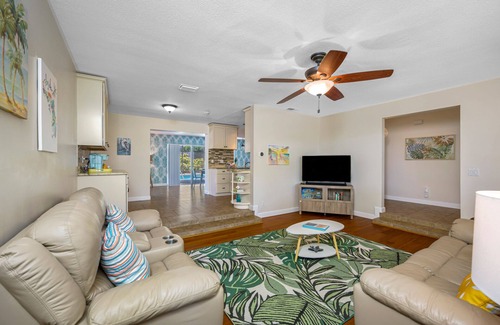 Harbor Hills Casa | Beautiful Pool Home, 6 Min. to Beaches, Sleeps 8, Great for Families!