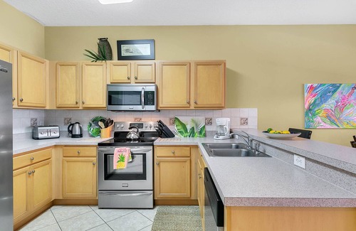 Calabay Parc Casa | Beautiful pool home, games room, 2 lounges, kids' play space, Disney 11 miles!