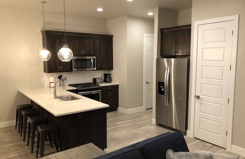 Ivins Casa | Beautiful Poolside Townhome at Ocotillo Springs in Santa Clara