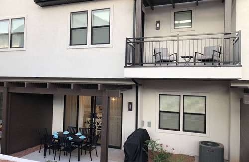 Ivins Casa | Beautiful Poolside Townhome at Ocotillo Springs in Santa Clara