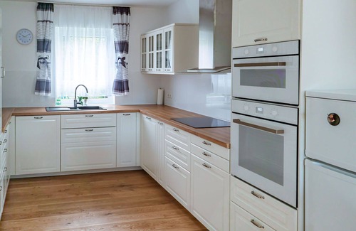 Hessenburg Casa | Maravillosa casa de vacaciones privada para 6 personas con WIFI, TV y terraza