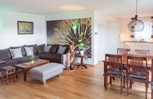 Hessenburg Casa | Maravillosa casa de vacaciones privada para 6 personas con WIFI, TV y terraza