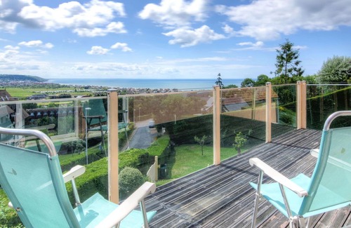 Benerville-sur-Mer Casa | Beautiful private villa with WIFI, TV, terrace, pets allowed, panoramic view and parking