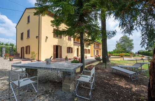 Castel Rocchero Casa | Maravillosa casa de vacaciones privada para 6 personas con WIFI, TV, patio y aparcamiento