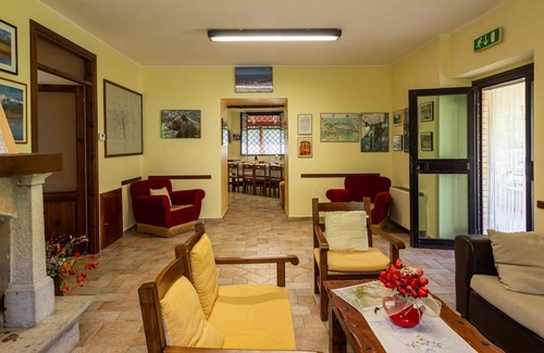 Taranta Peligna Casa | Preciosa casa de vacaciones privada para 10 personas con TV, mascotas permitida y aparcamiento