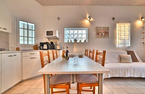 La Remigeasse Casa | Preciosa casa de vacaciones privada con WIFI, TV, terraza, mascotas permitida y aparcamiento