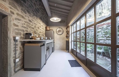 Loro Ciuffenna Villa | Maravillosa casa de vacaciones privada para 12 personas con A/C, WIFI, piscina privada, TV y patio