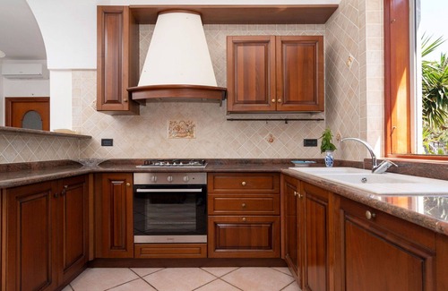 Termini Casa | Maravillosa casa de vacaciones privada para 6 personas con A/C, WIFI, TV, patio y aparcamiento