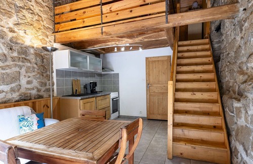 Sainte-Marguerite-Lafigere Casa | Maravillosa casa de vacaciones privada para 3 personas con A/C, TV, terraza y aparcamiento