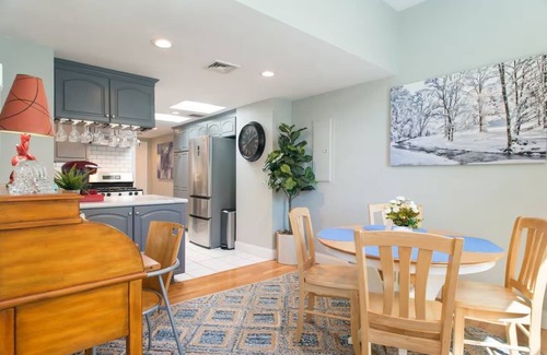 Brook Farm Casa | Beautiful, private and tranquil 2 bedroom historic Boston carriage house.