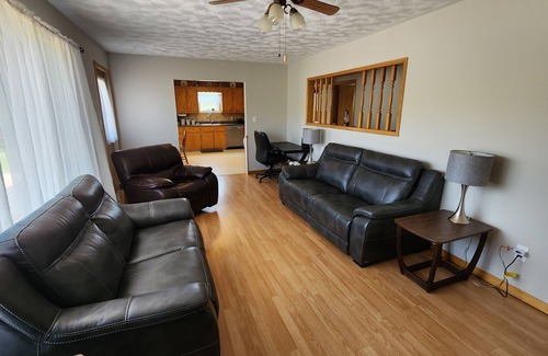 Mayfield Casa | Beautiful Private Country Farm Setting Clean 6 Min 5 Km to Cavendish Area