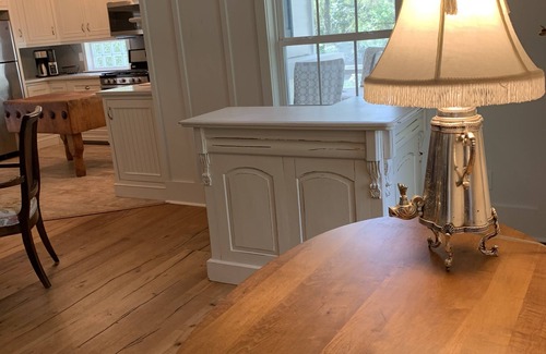 Killearn Estates Cabaña | Beautiful private cottage conveniently located in Killearn Estates