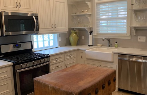 Killearn Estates Cabaña | Beautiful private cottage conveniently located in Killearn Estates