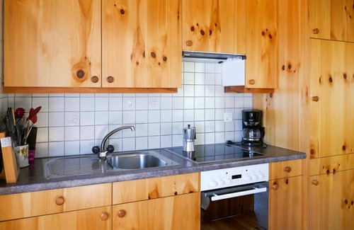Blenio Casa | Maravillosa casa de vacaciones privada para 2 personas con WIFI, TV, patio y vista panorámica