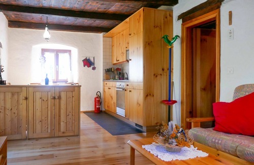 Blenio Casa | Maravillosa casa de vacaciones privada para 2 personas con WIFI, TV, patio y vista panorámica